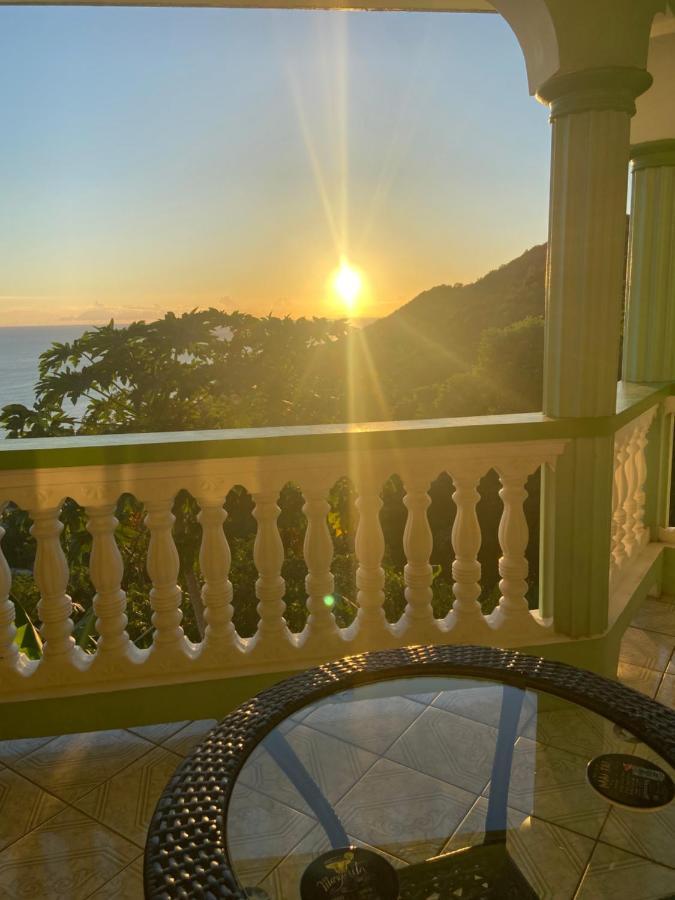 Greenhouse On The Hill, Sea View Studio Apartment Laborie Ngoại thất bức ảnh